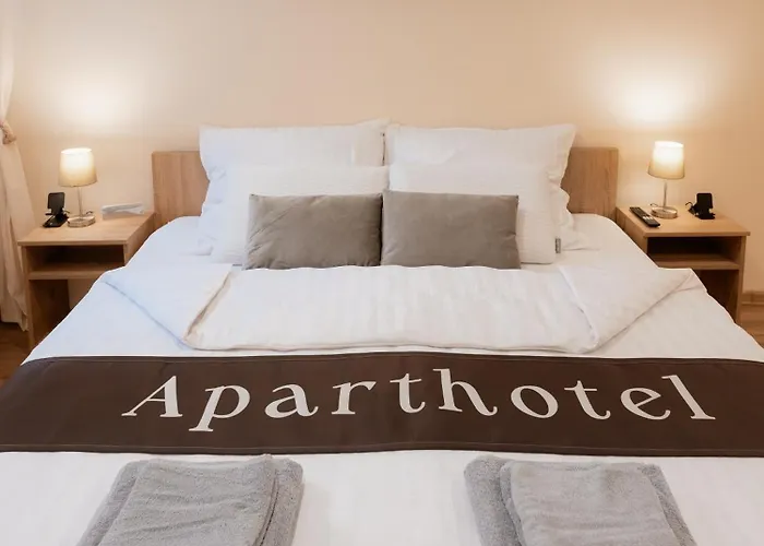 Apart Hotel Svitavy מלון